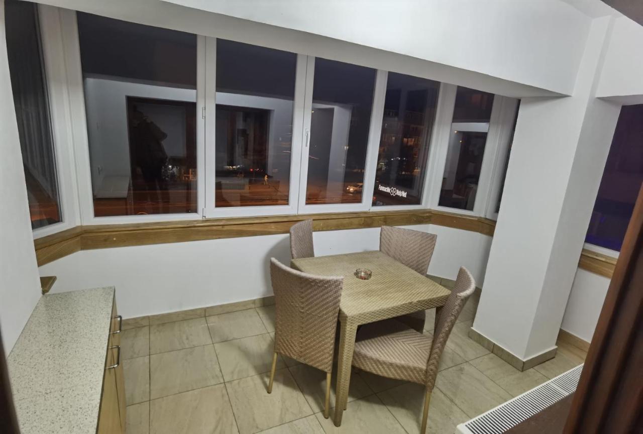 Apartament - Central Târgu Jiu Exteriör bild